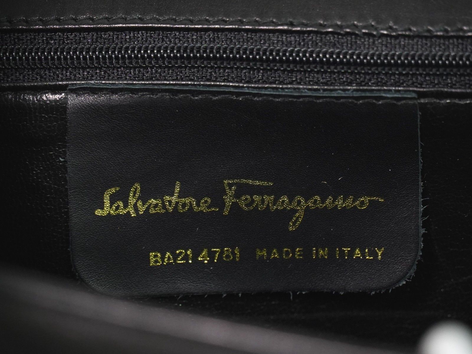 Salvatore Ferragamo Salvatore Ferragamo Gancini Shoulder Bag Leather Size ONE SIZE - 4 Thumbnail