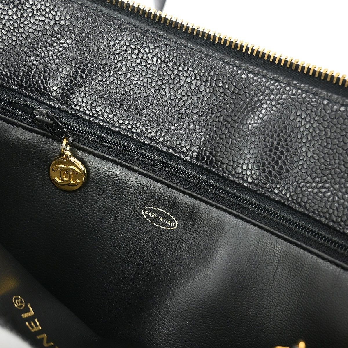 Chanel Chanel Vintage Zip Shoulder Bag Chevron Caviar Size ONE SIZE - 4 Thumbnail