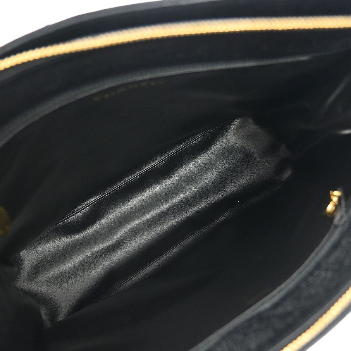 Chanel Chanel Vintage Zip Shoulder Bag Chevron Caviar Size ONE SIZE - 3 Thumbnail