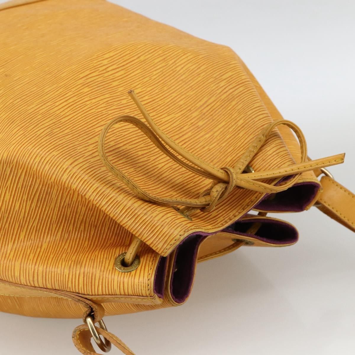 Louis Vuitton Louis Vuitton Noe Epi Leather Size ONE SIZE - 13 Thumbnail