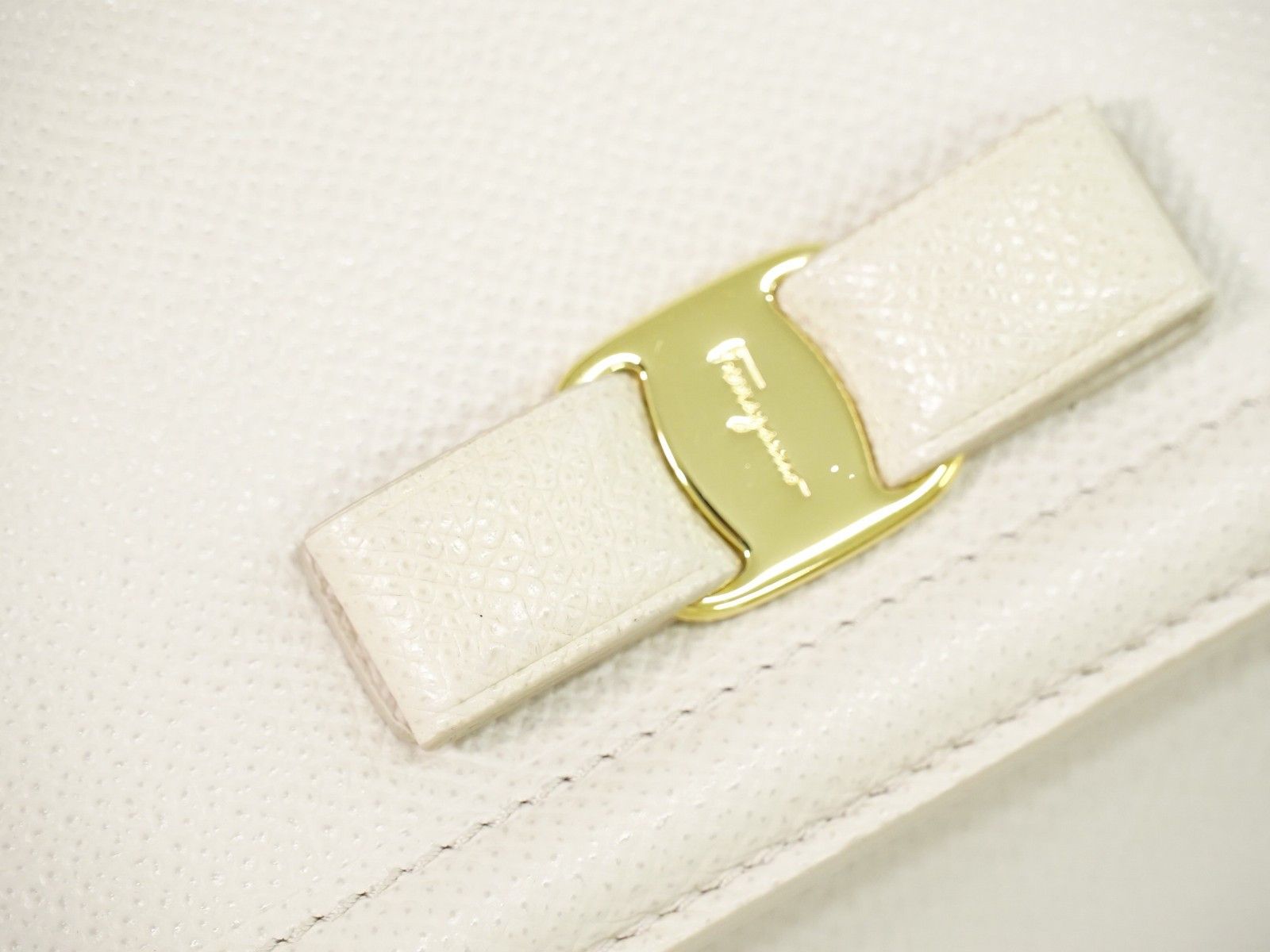 Salvatore Ferragamo Salvatore Ferragamo Vara Bow Chain Flap Leather Size ONE SIZE - 7 Thumbnail