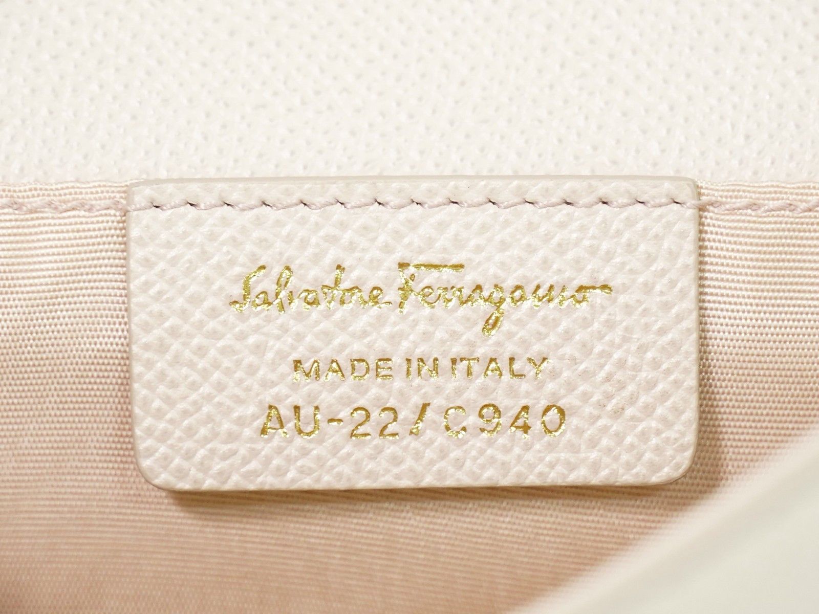 Salvatore Ferragamo Salvatore Ferragamo Vara Bow Chain Flap Leather Size ONE SIZE - 4 Thumbnail