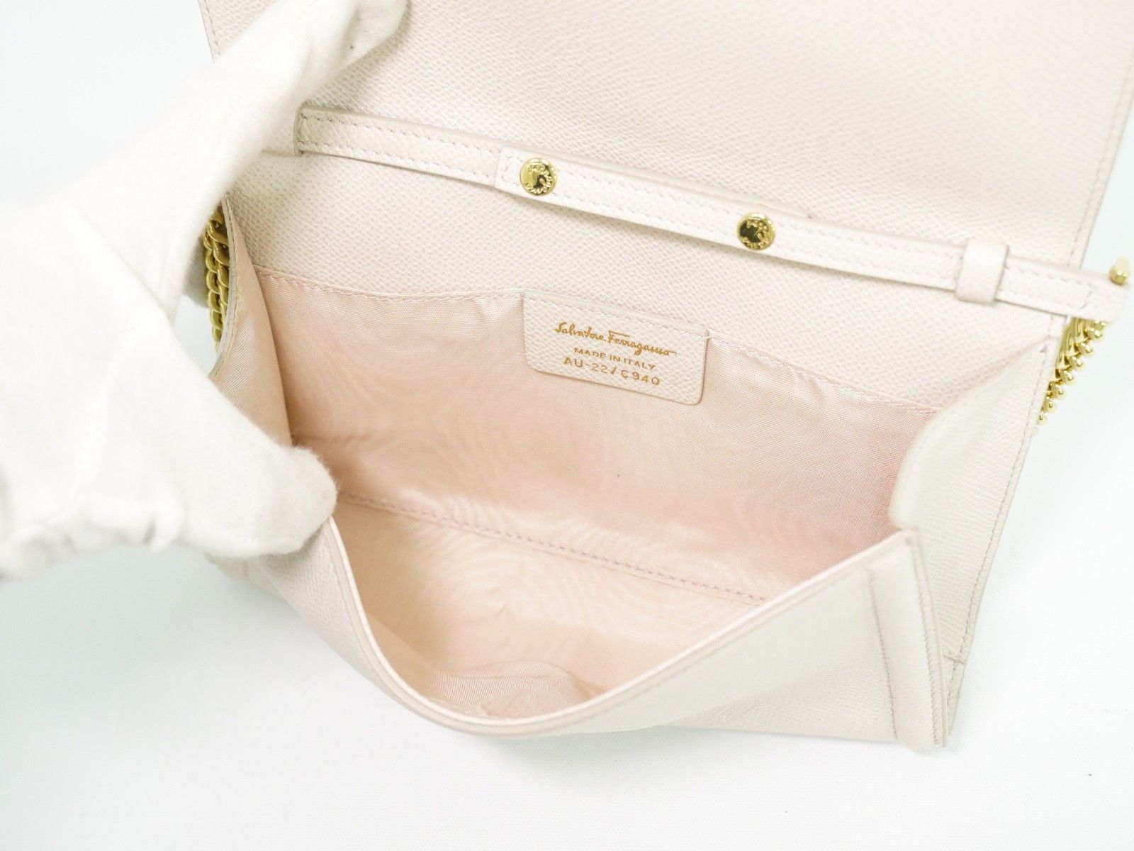 Salvatore Ferragamo Salvatore Ferragamo Vara Bow Chain Flap Leather Size ONE SIZE - 3 Thumbnail