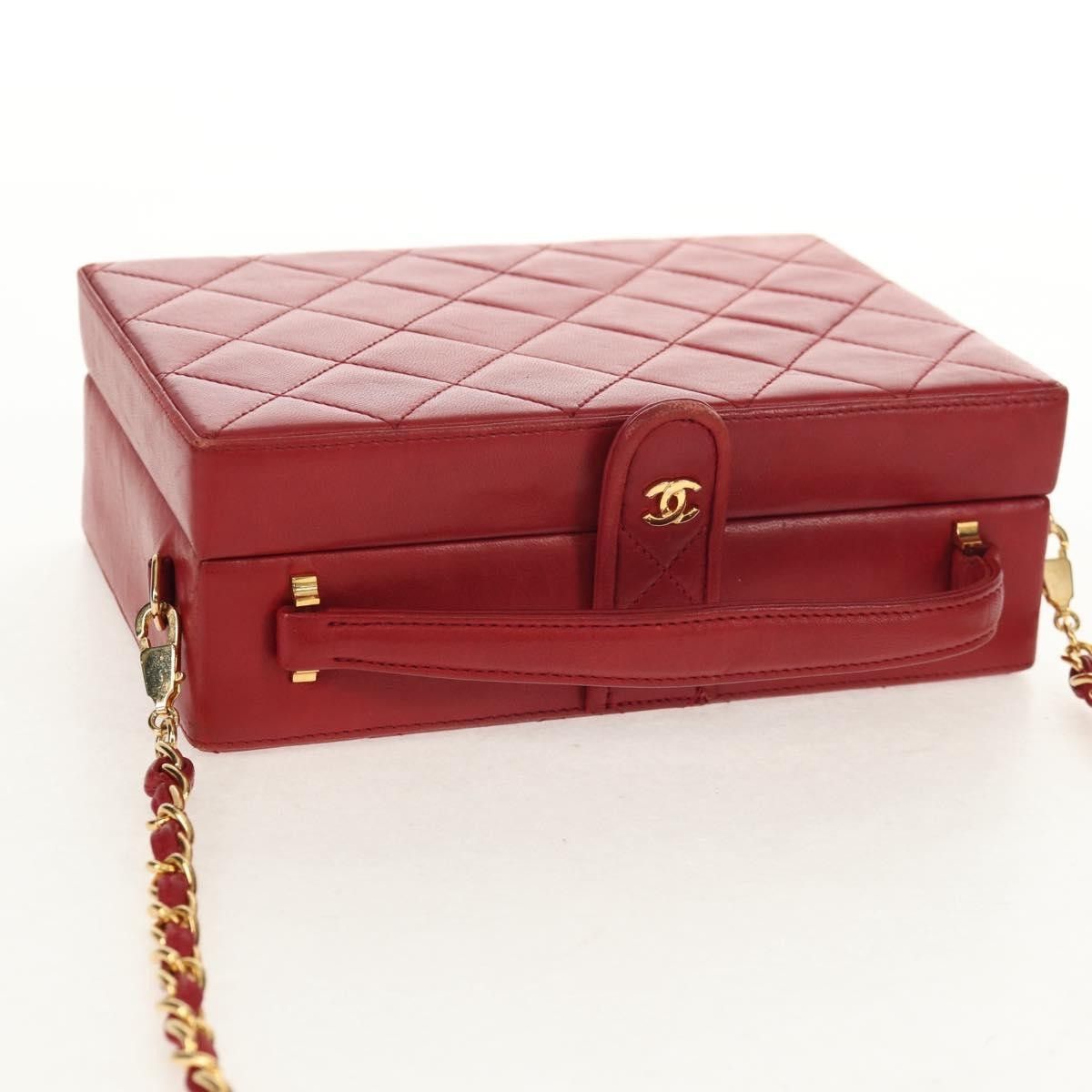 Chanel Chanel Matelasse Chain Shoulder Bag Leather Size ONE SIZE - 18 Thumbnail