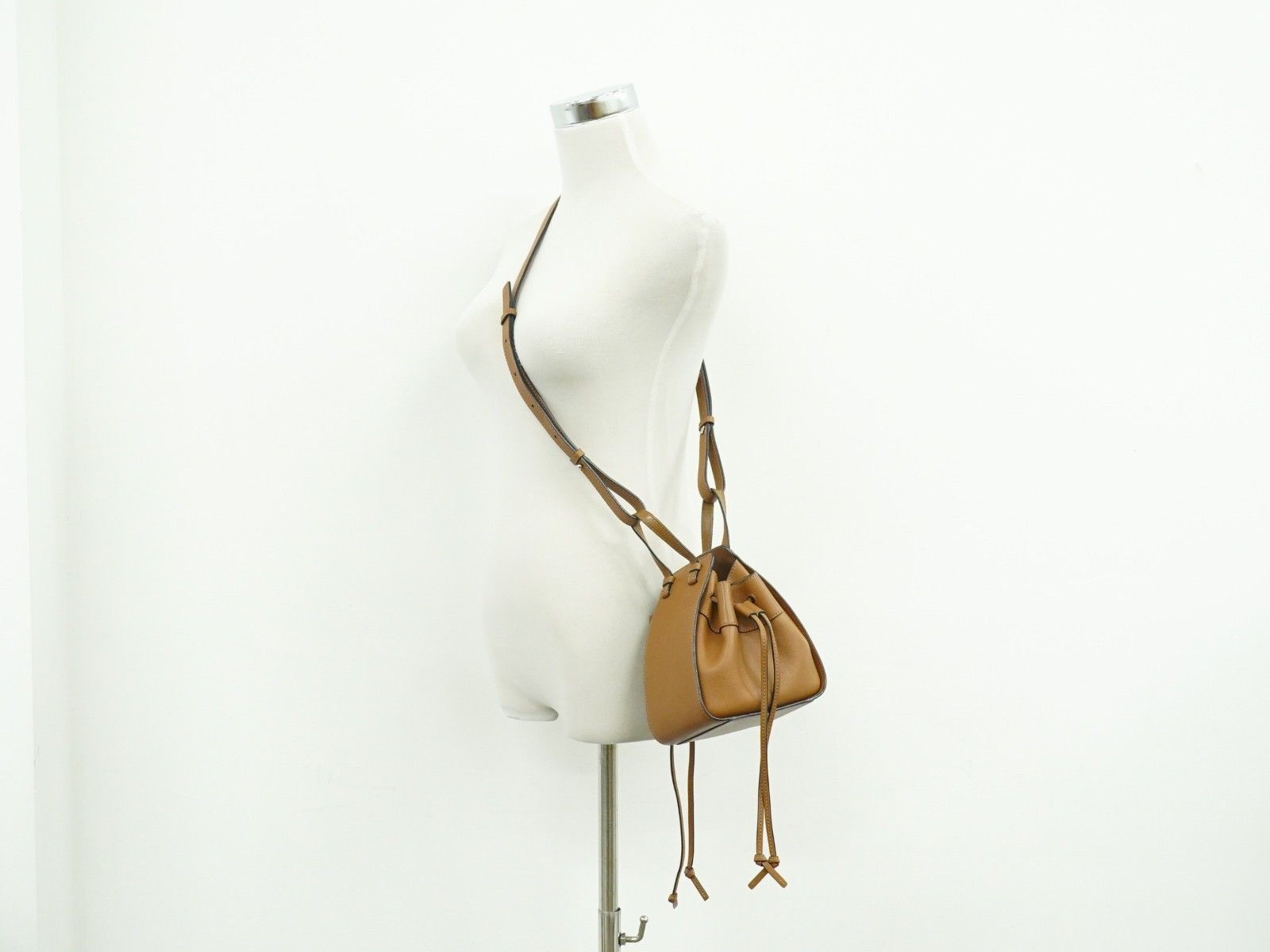 Loewe Loewe Hammock Drawstring Bag Leather Size ONE SIZE - 10 Thumbnail