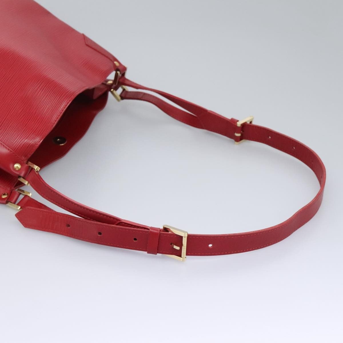 Louis Vuitton Louis Vuitton Mandara Handbag Epi Leather Size ONE SIZE - 8 Thumbnail