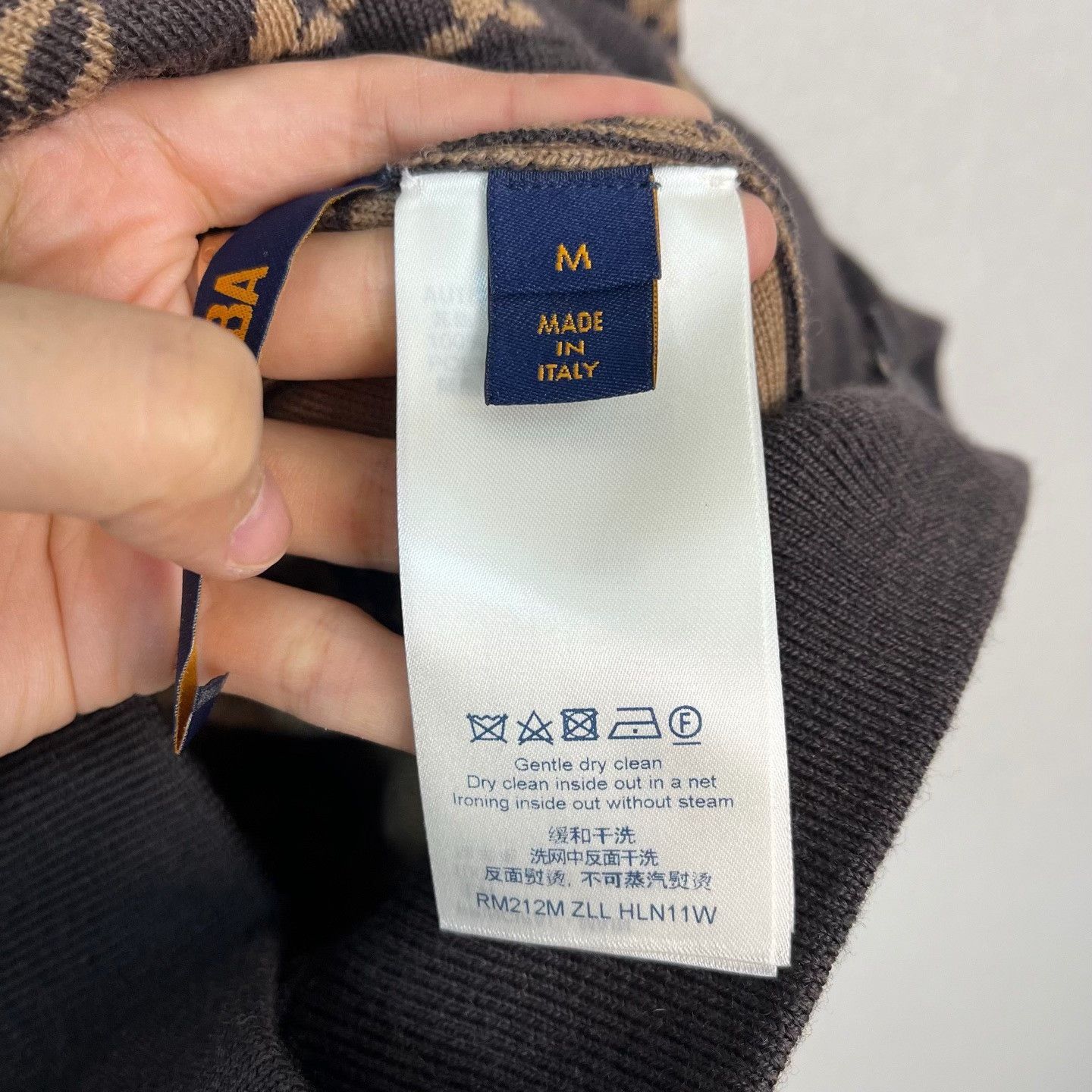 Louis Vuitton Louis Vuitton x NBA Monogram Cardigan Size M Size US M / EU 48-50 / 2 - 5 Thumbnail