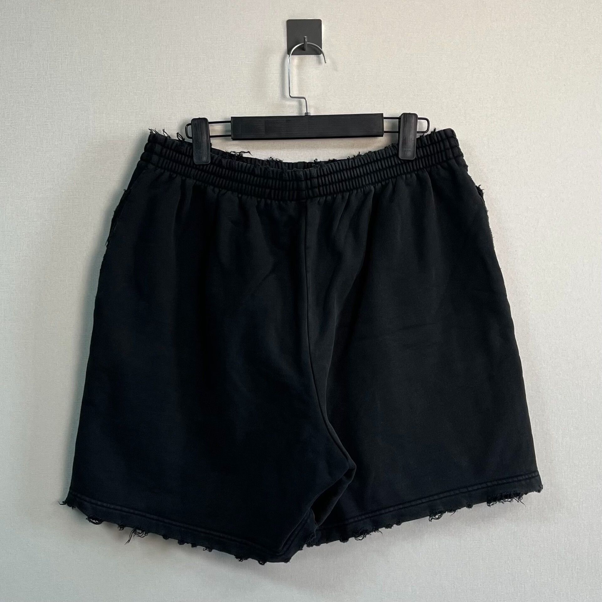 Balenciaga Balenciaga Logo Distressed Shorts Size 32 Size US 32 / EU 48 - 3 Thumbnail