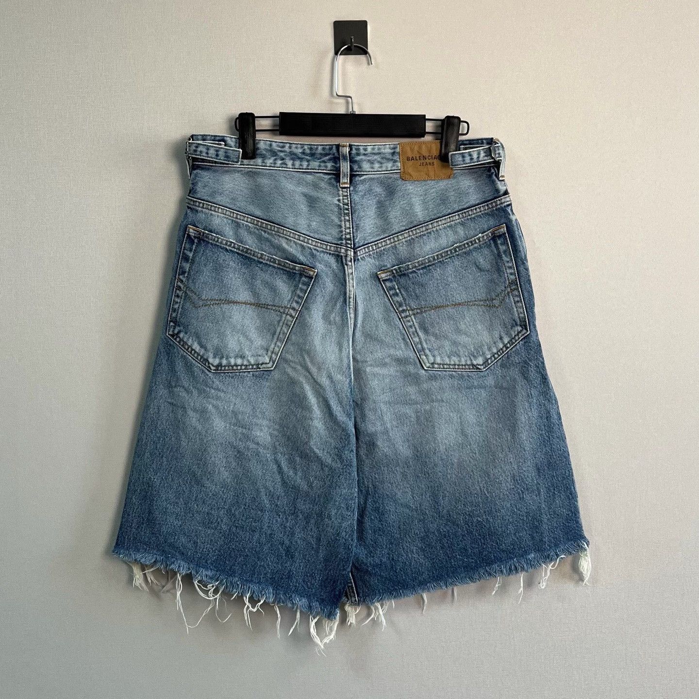 Balenciaga Balenciaga Distressed Denim Shorts Size S Size US 30 / EU 46 - 3 Thumbnail