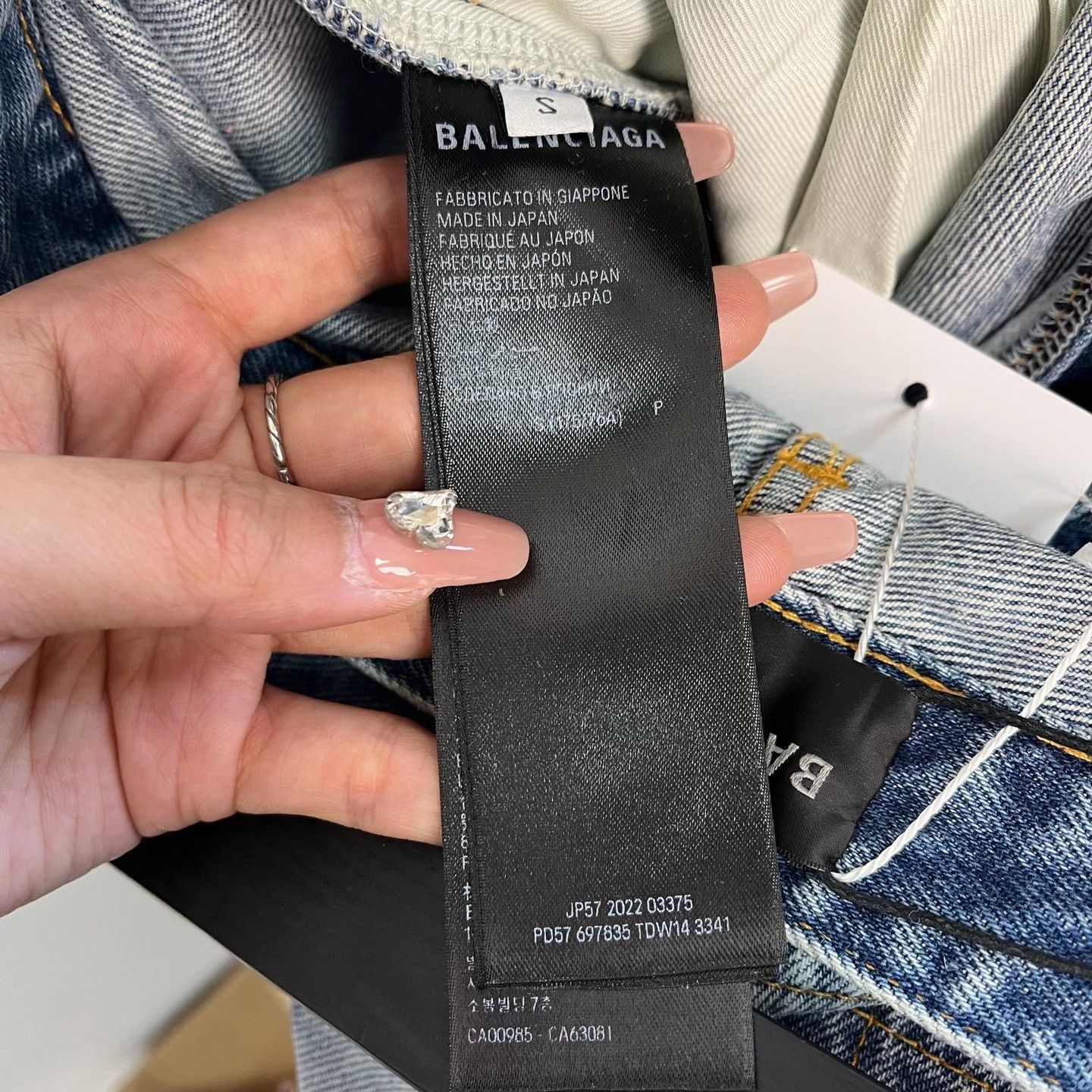 Balenciaga Balenciaga Distressed Denim Shorts Size S Size US 30 / EU 46 - 5 Thumbnail