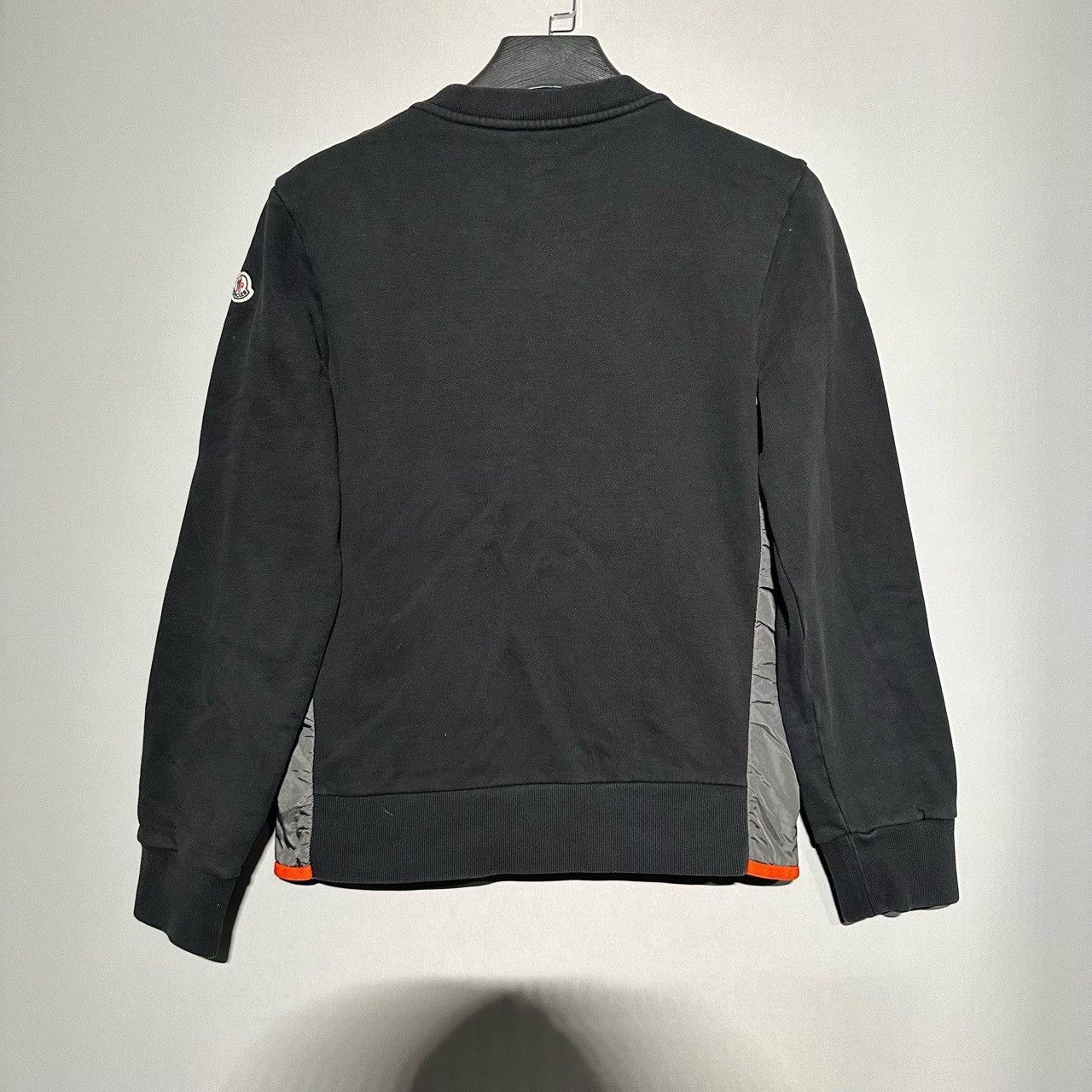 Moncler Moncler Contrast Panel Crewneck Sweatshirt Size S Size US S / EU 44-46 / 1 - 3 Thumbnail