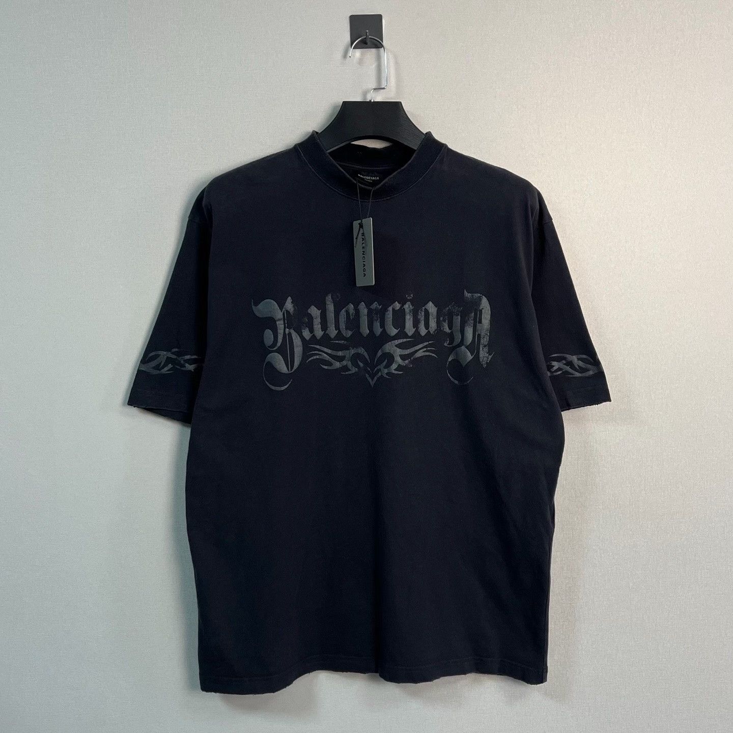 Balenciaga Balenciaga Tribal Graphic T-Shirt Size M Size US M / EU 48-50 / 2 - 2 Thumbnail