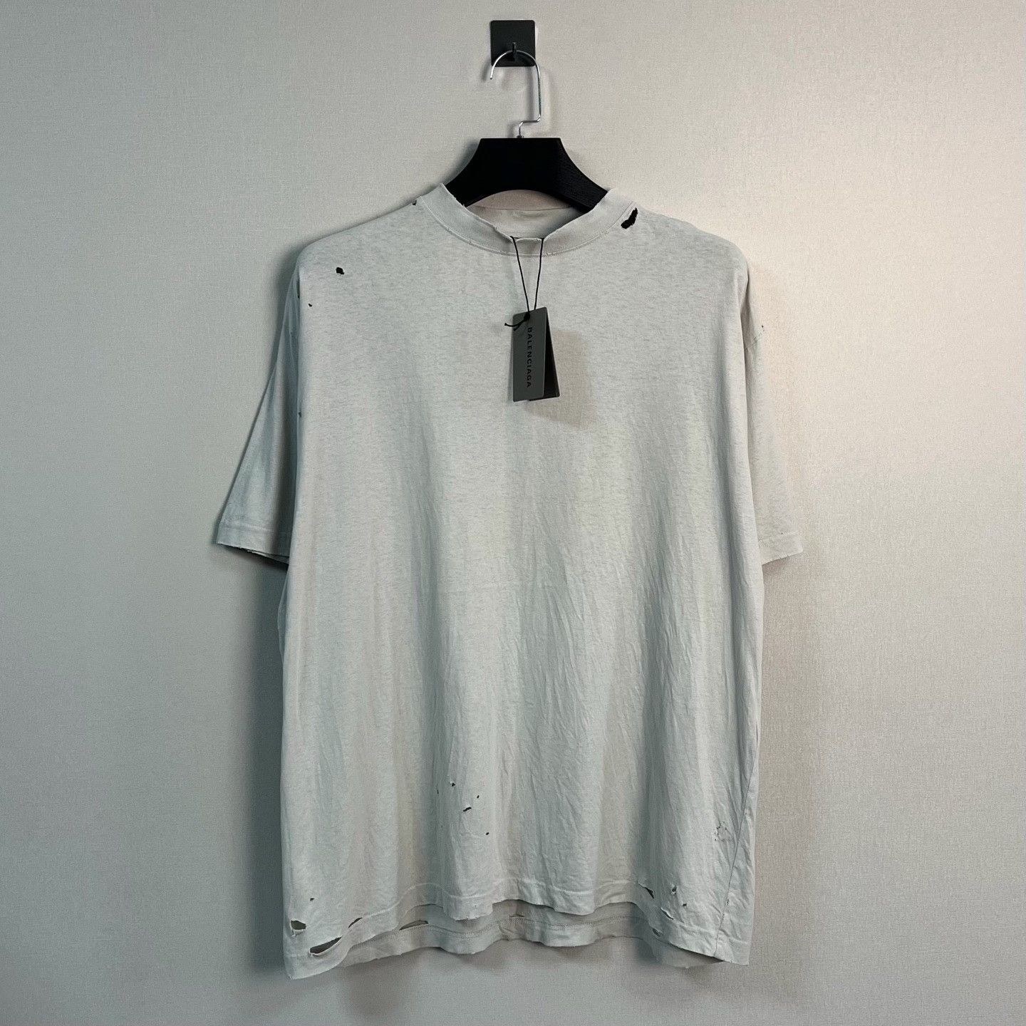 Balenciaga Balenciaga Distressed Logo T-Shirt Size M Size US M / EU 48-50 / 2 - 3 Thumbnail