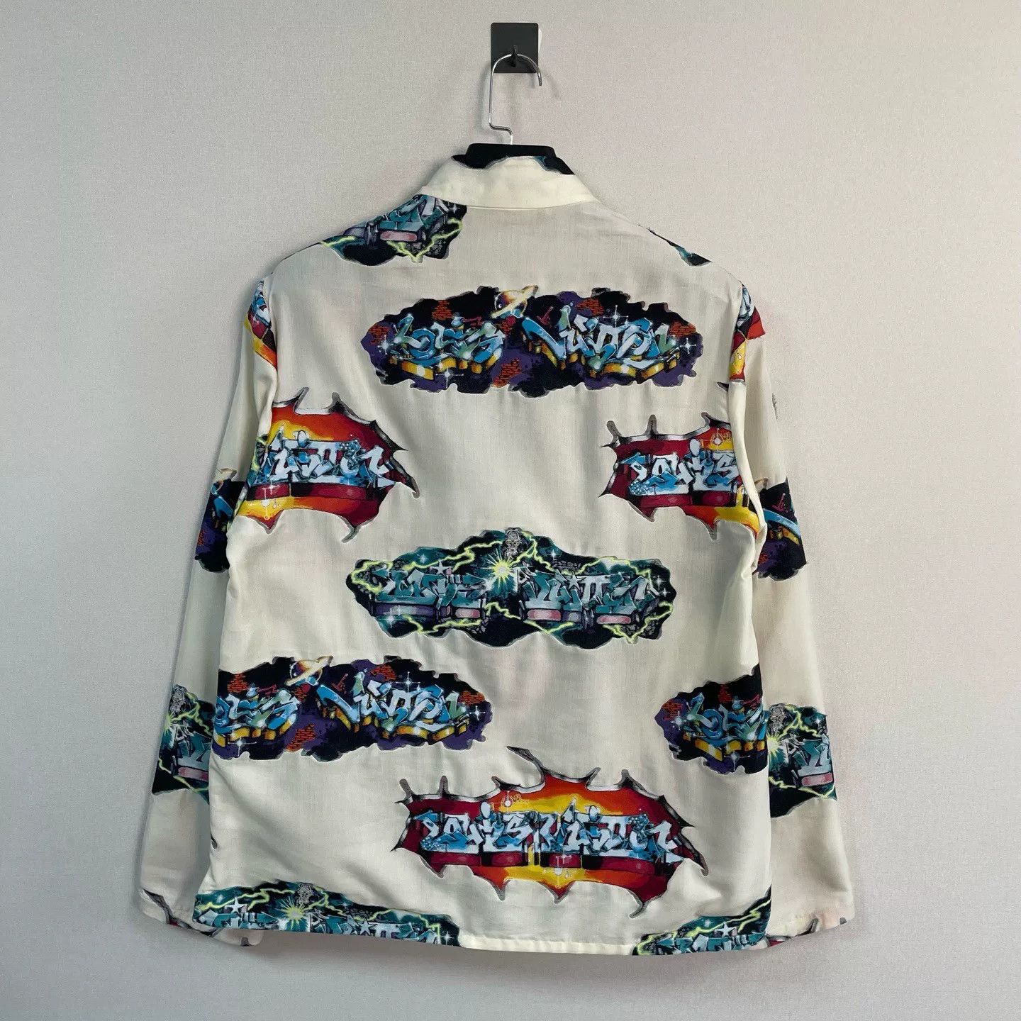 Louis Vuitton Louis Vuitton Graffiti Print Shirt Size M Size US M / EU 48-50 / 2 - 3 Thumbnail
