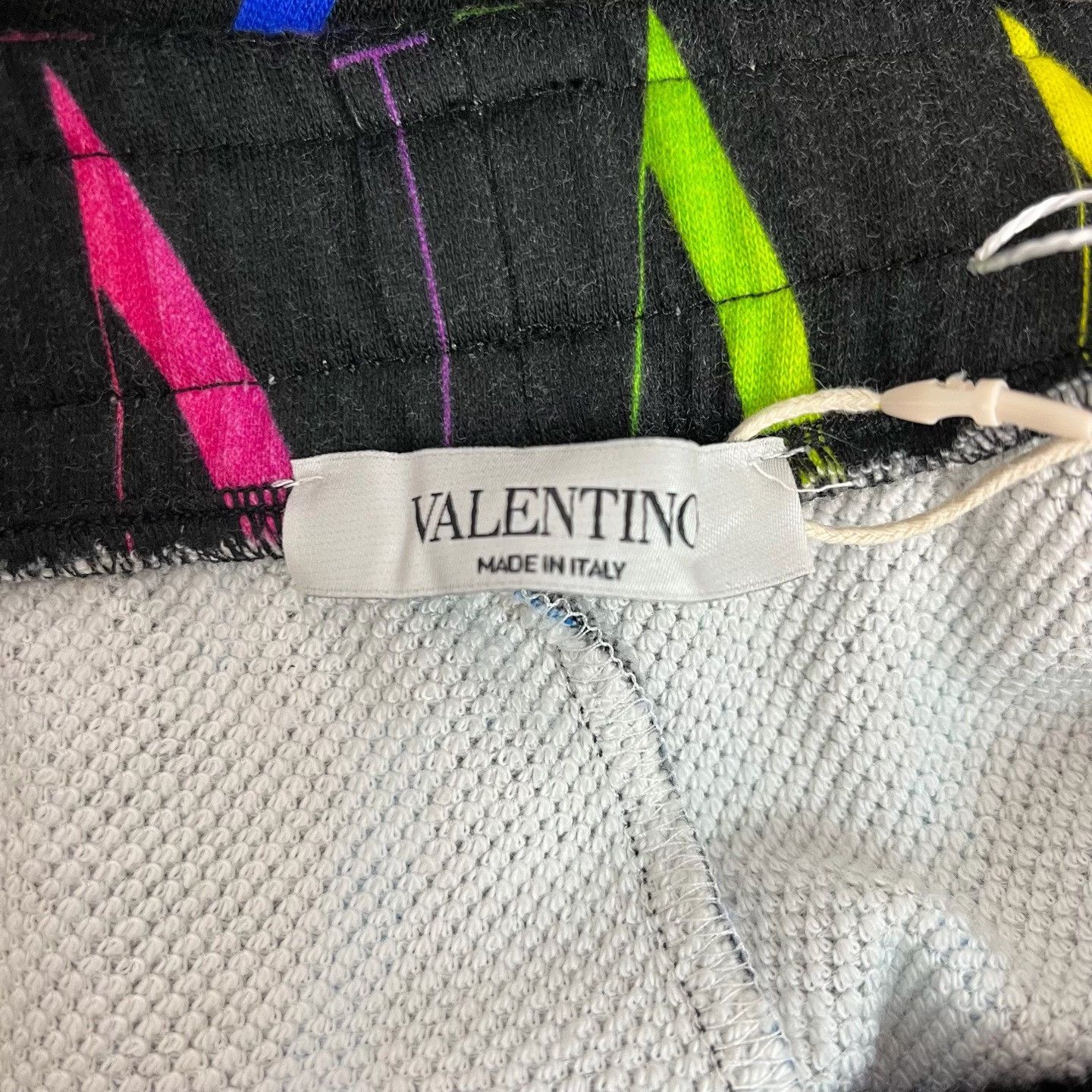 Valentino Valentino VLTN Rainbow Logo Shorts Size S Size US 30 / EU 46 - 4 Thumbnail