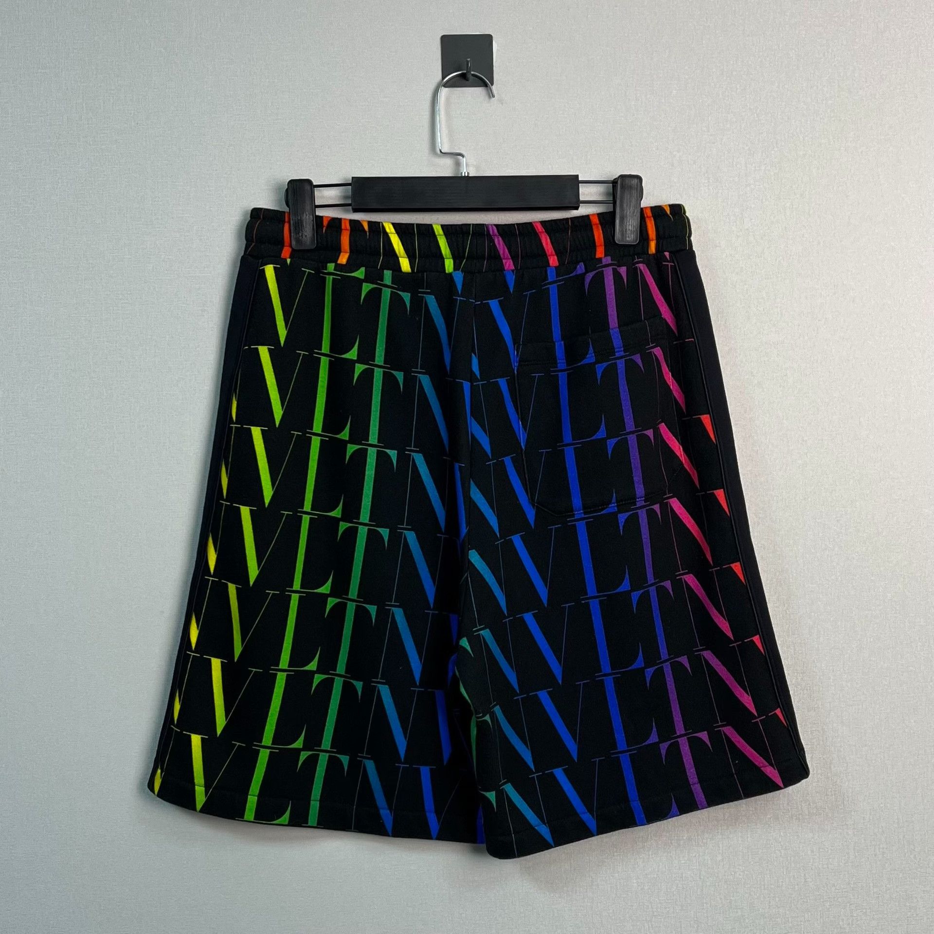 Valentino Valentino VLTN Rainbow Logo Shorts Size S Size US 30 / EU 46 - 3 Thumbnail