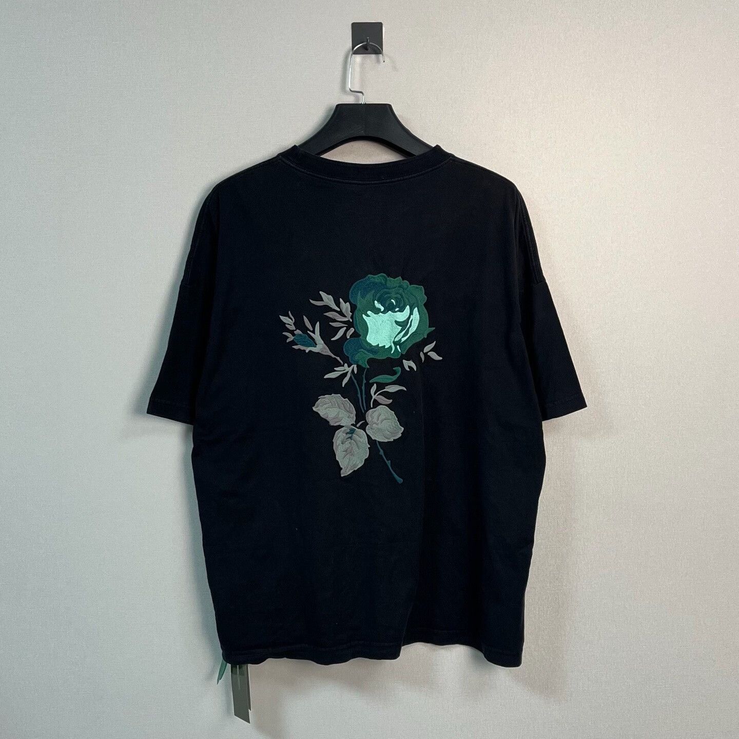 Dior Dior Rose Embroidery T-Shirt Size L Size US L / EU 52-54 / 3 - 3 Thumbnail