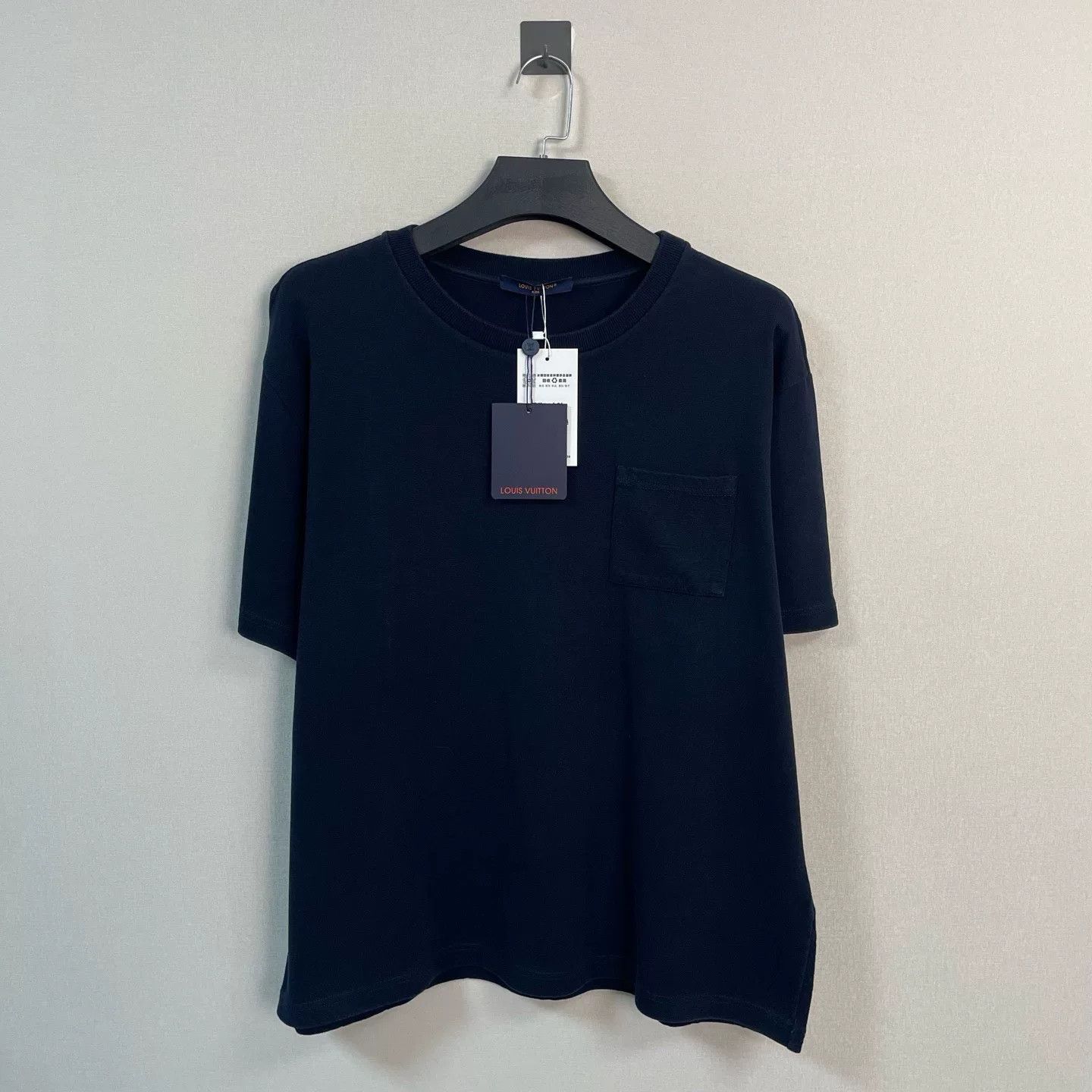 Louis Vuitton Louis Vuitton Monogram Pocket T-Shirt Size XXL Size US XXL / EU 58 / 5 - 2 Thumbnail