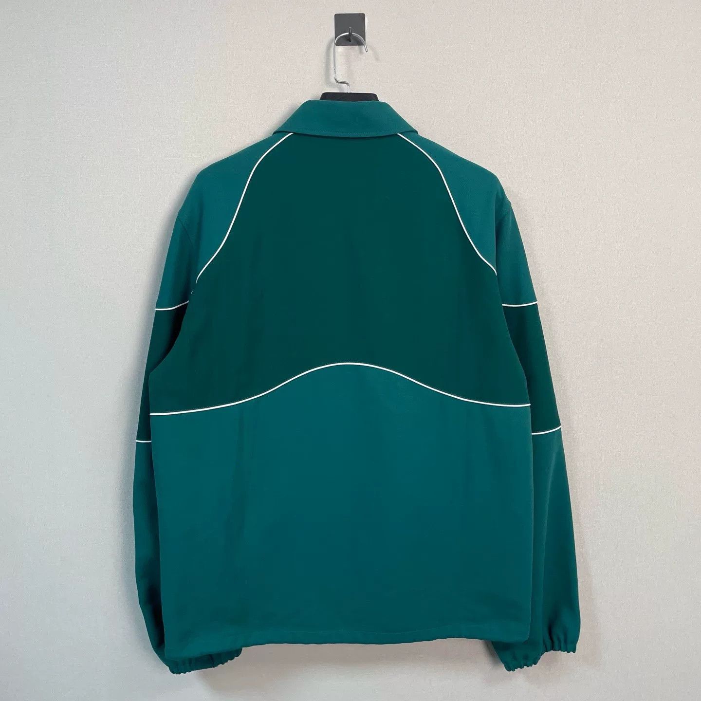 Louis Vuitton Louis Vuitton Green Logo Patch Coach Jacket Size 52 Size US L / EU 52-54 / 3 - 3 Thumbnail