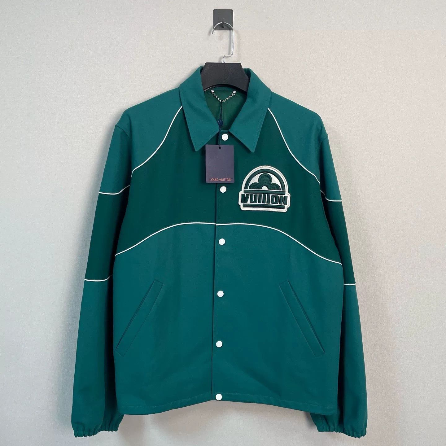 Louis Vuitton Louis Vuitton Green Logo Patch Coach Jacket Size 52 Size US L / EU 52-54 / 3 - 2 Thumbnail