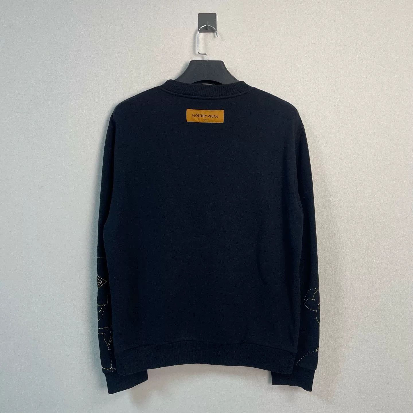Louis Vuitton Louis Vuitton Embroidered Motif Sweatshirt Size L Size US L / EU 52-54 / 3 - 3 Thumbnail