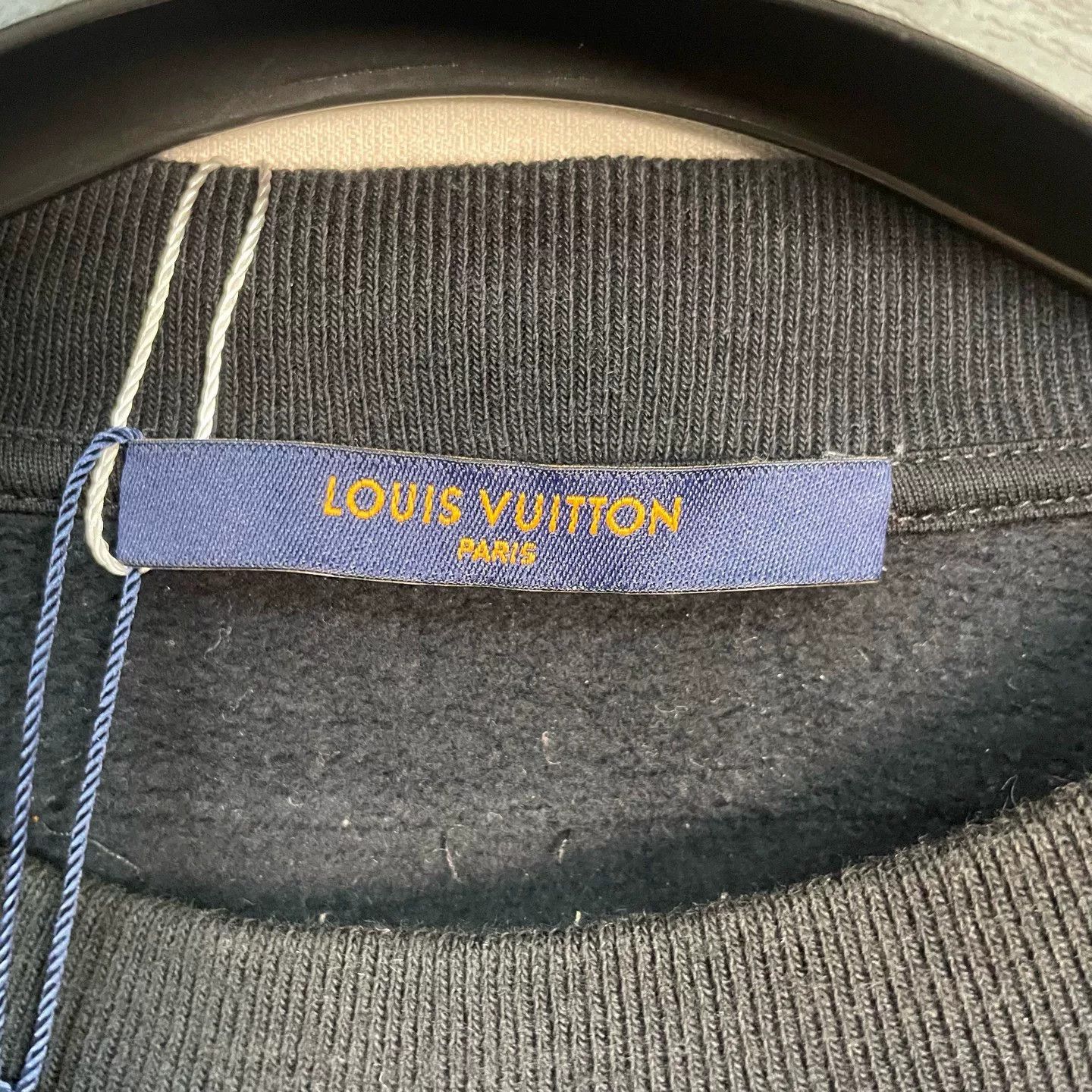 Louis Vuitton Louis Vuitton Embroidered Motif Sweatshirt Size L Size US L / EU 52-54 / 3 - 4 Thumbnail