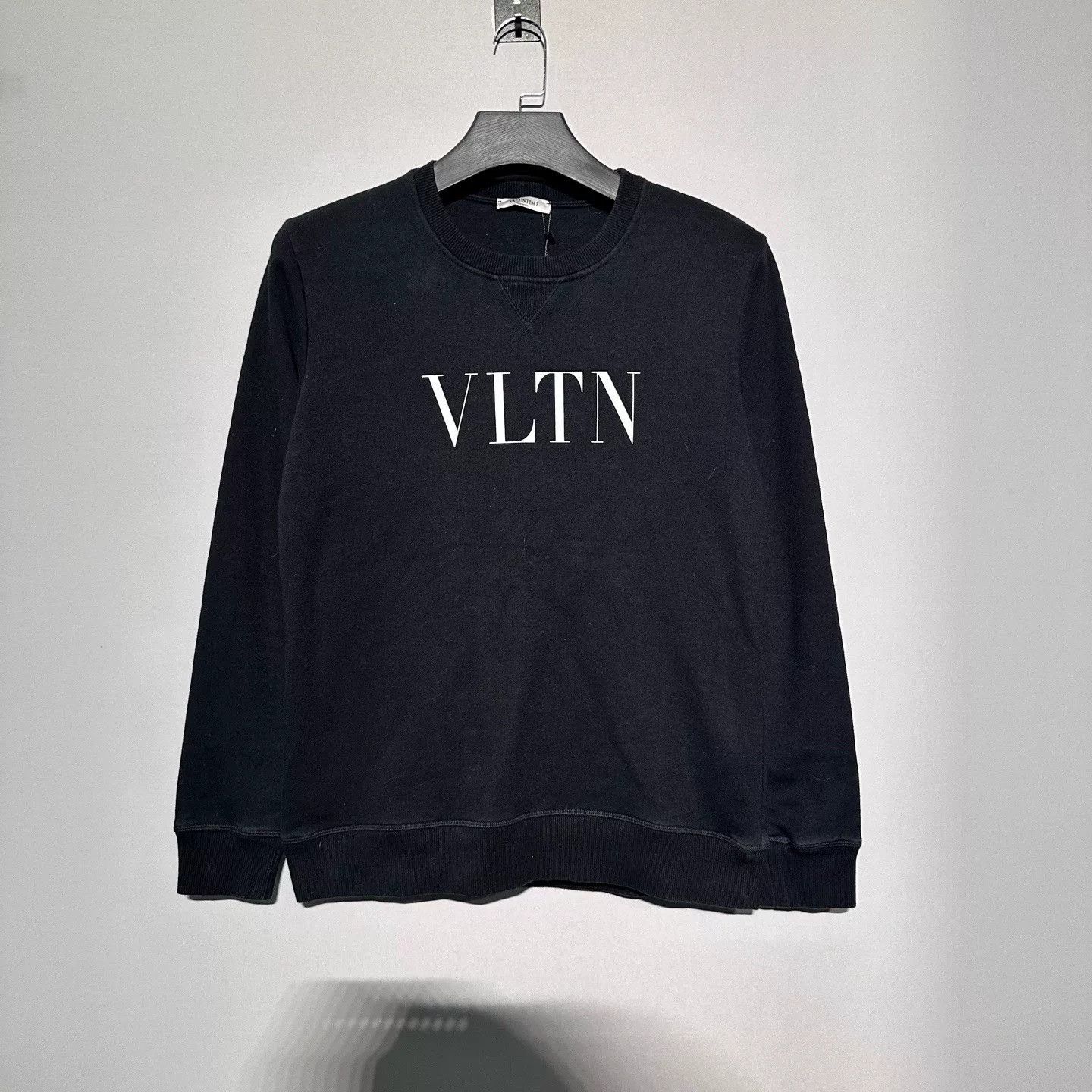 Valentino Valentino VLTN Logo Sweatshirt Size L Size US L / EU 52-54 / 3 - 2 Thumbnail