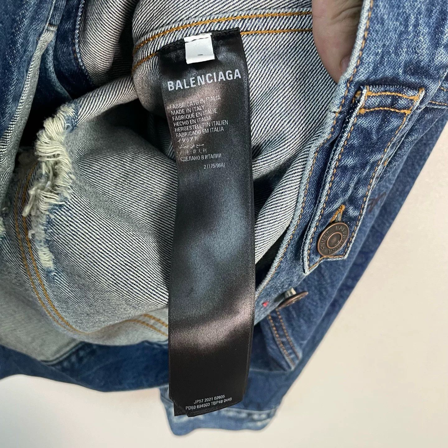 Balenciaga Balenciaga Graffiti Denim Jacket Size M Size US M / EU 48-50 / 2 - 5 Thumbnail