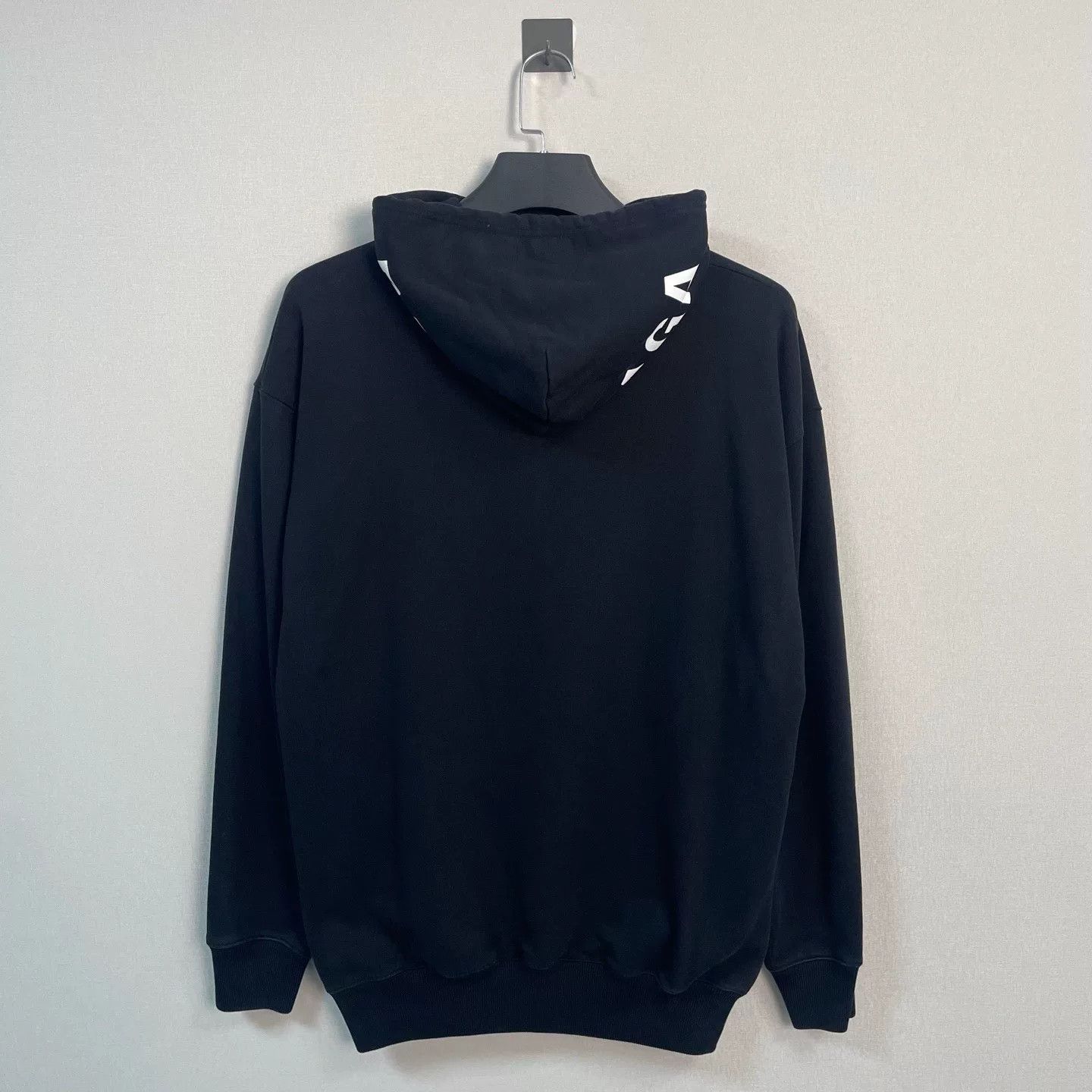 Balenciaga Balenciaga Back Logo Hoodie Size S Size US S / EU 44-46 / 1 - 3 Thumbnail