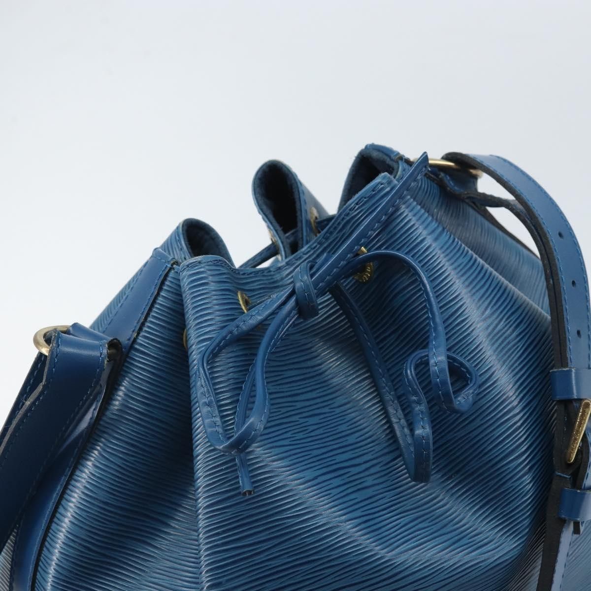 Louis Vuitton Louis Vuitton Petit Noe Epi Leather Size ONE SIZE - 17 Thumbnail