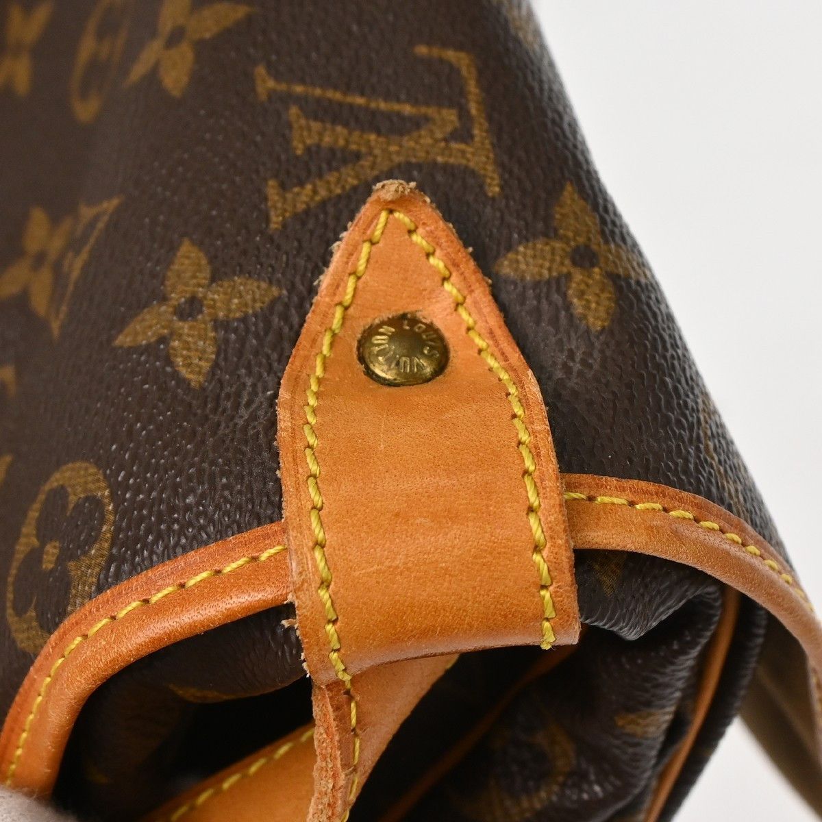 Louis Vuitton Louis Vuitton Saumur Handbag Monogram Canvas Size ONE SIZE - 15 Thumbnail