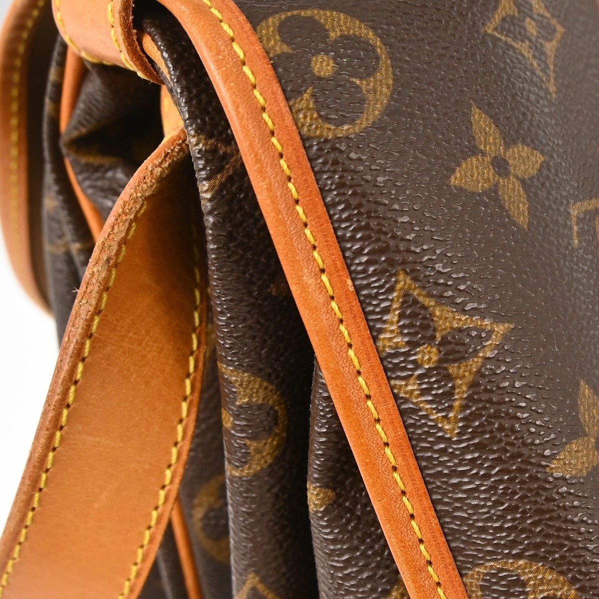 Louis Vuitton Louis Vuitton Saumur Handbag Monogram Canvas Size ONE SIZE - 9 Thumbnail