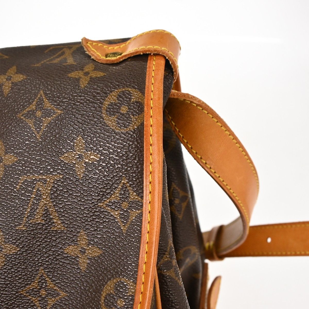 Louis Vuitton Louis Vuitton Saumur Handbag Monogram Canvas Size ONE SIZE - 16 Thumbnail