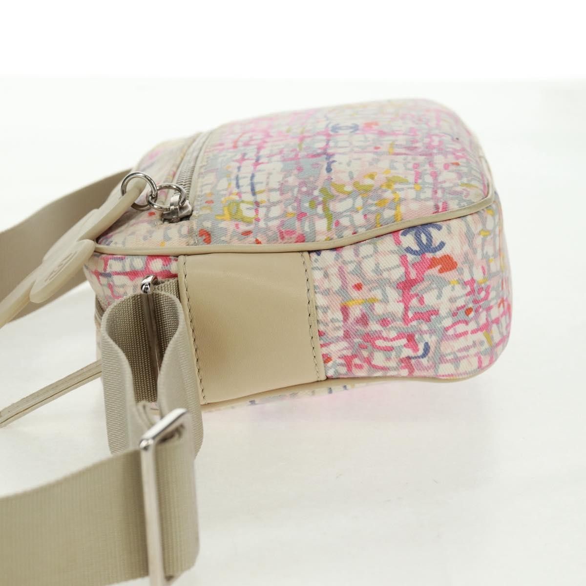 Chanel Chanel Vintage Clover Camera Printed Canvas Size ONE SIZE - 3 Thumbnail