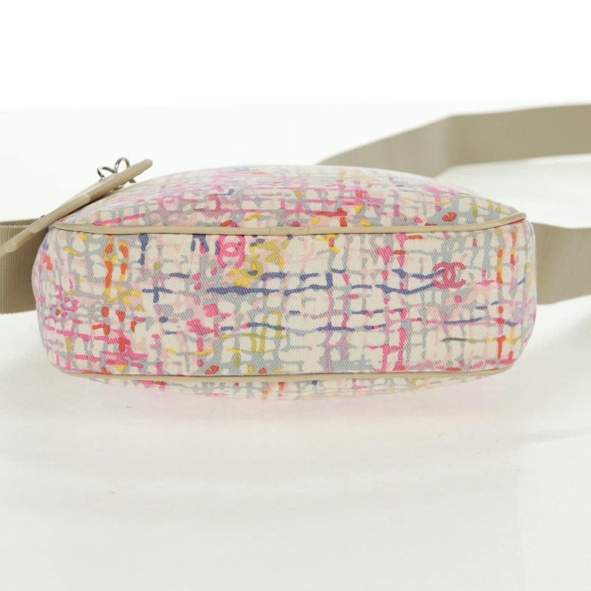 Chanel Chanel Vintage Clover Camera Printed Canvas Size ONE SIZE - 17 Thumbnail