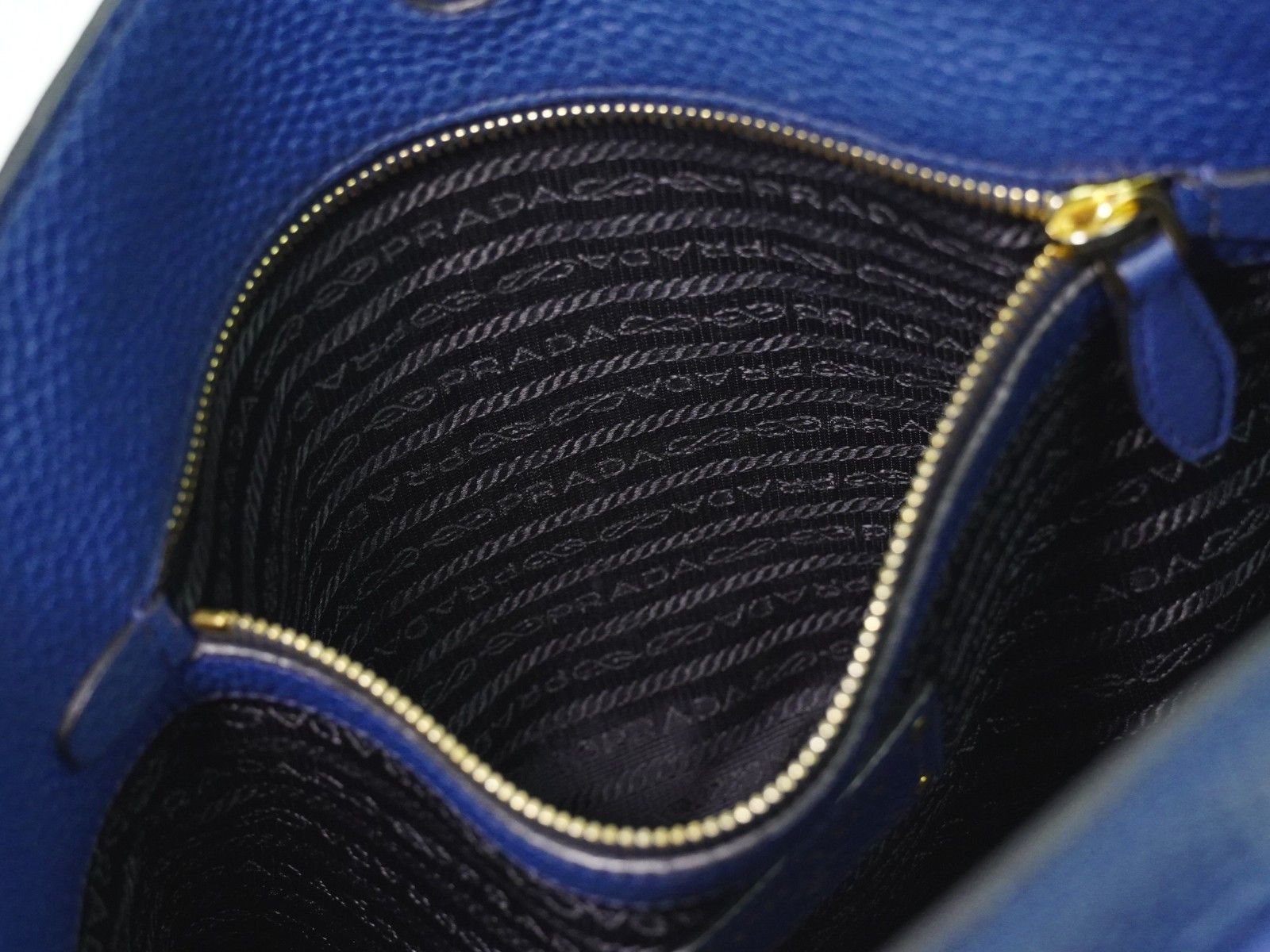 Prada Prada Embossed Logo Open Tote Leather Size ONE SIZE - 16 Thumbnail