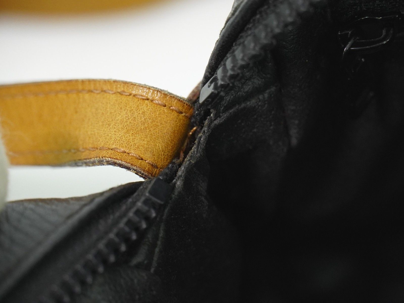 Celine Celine Vintage Shoulder Bag Leather Size ONE SIZE - 15 Thumbnail