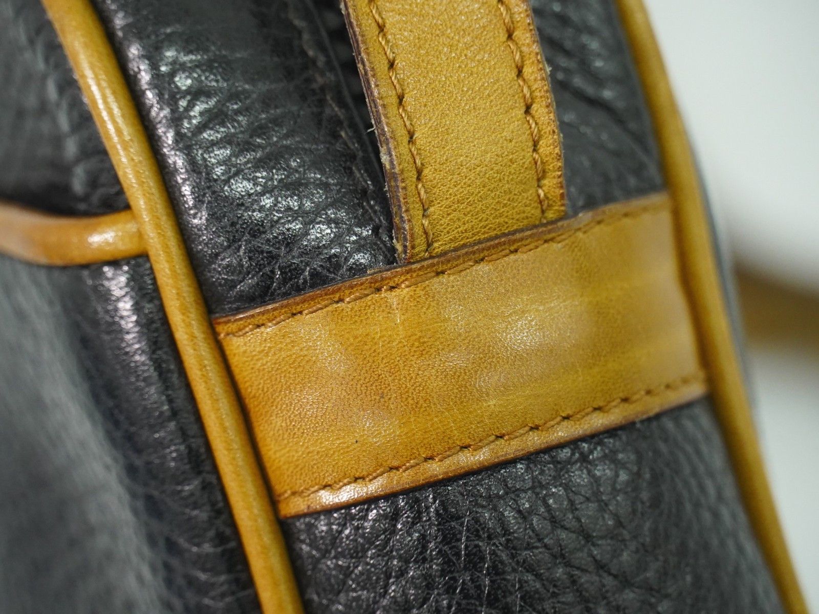 Celine Celine Vintage Shoulder Bag Leather Size ONE SIZE - 13 Thumbnail