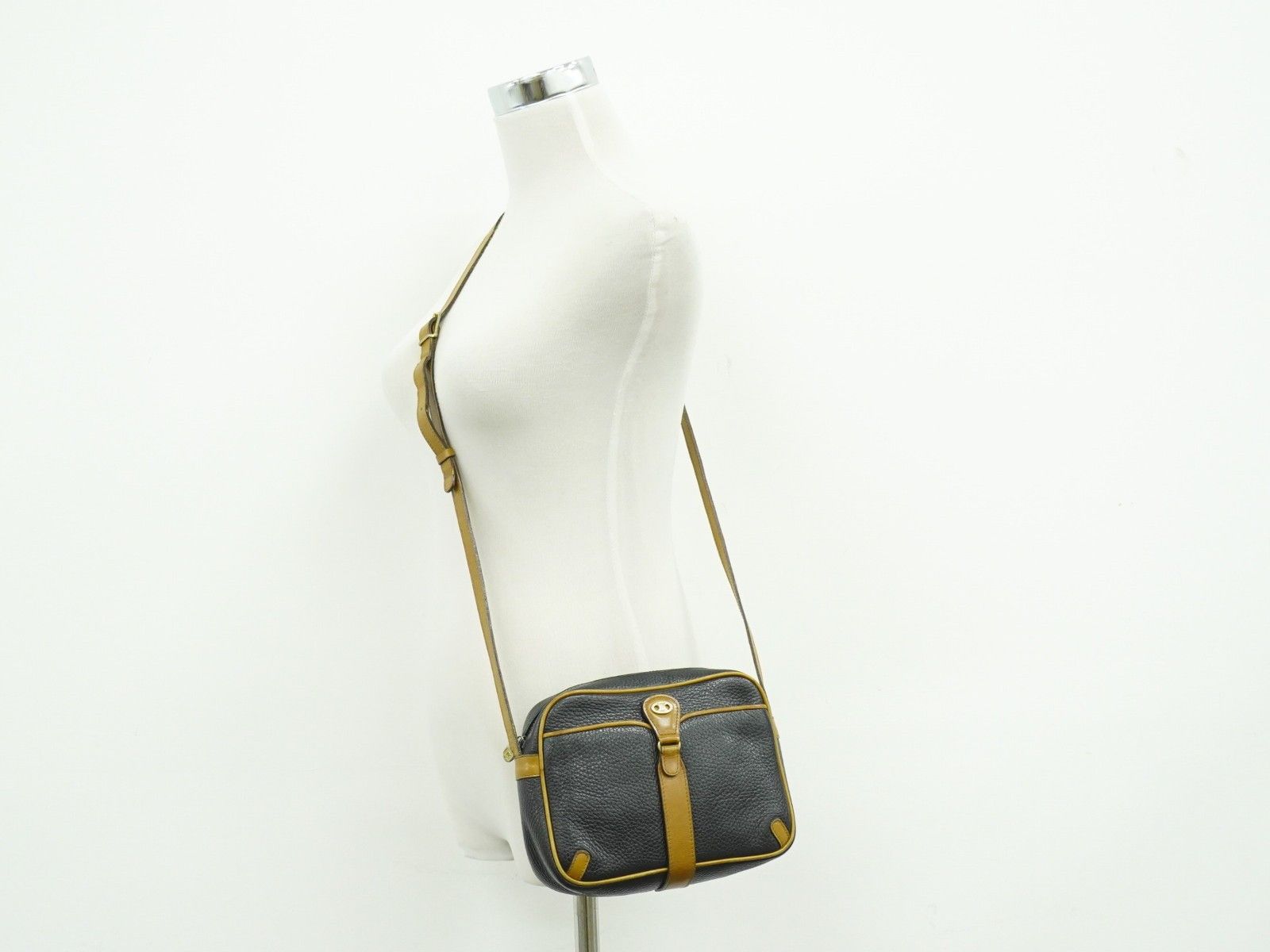 Celine Celine Vintage Shoulder Bag Leather Size ONE SIZE - 10 Thumbnail
