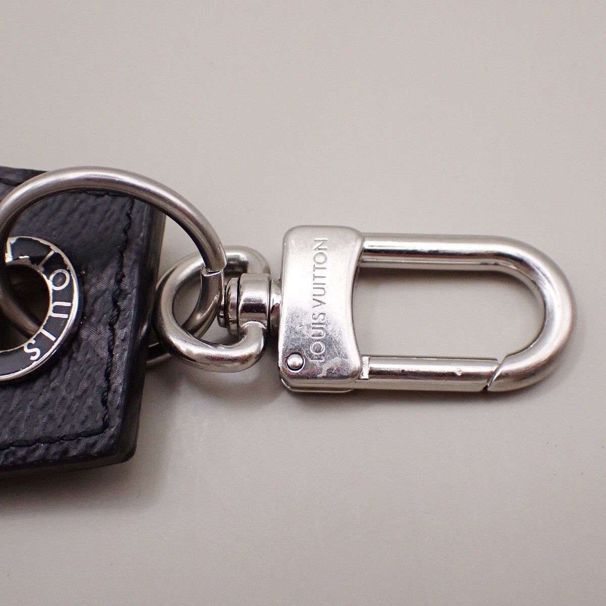 Louis Vuitton Louis Vuitton Enchappe Key Holder Monogram Eclipse Canvas Size ONE SIZE - 4 Thumbnail