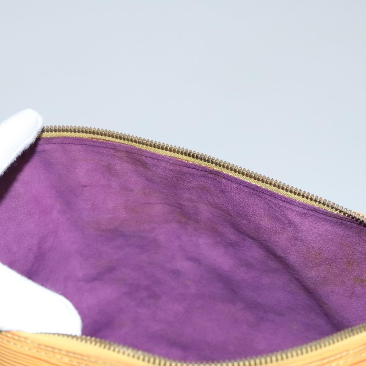 Louis Vuitton Louis Vuitton Alma Handbag Epi Leather Size ONE SIZE - 21 Thumbnail
