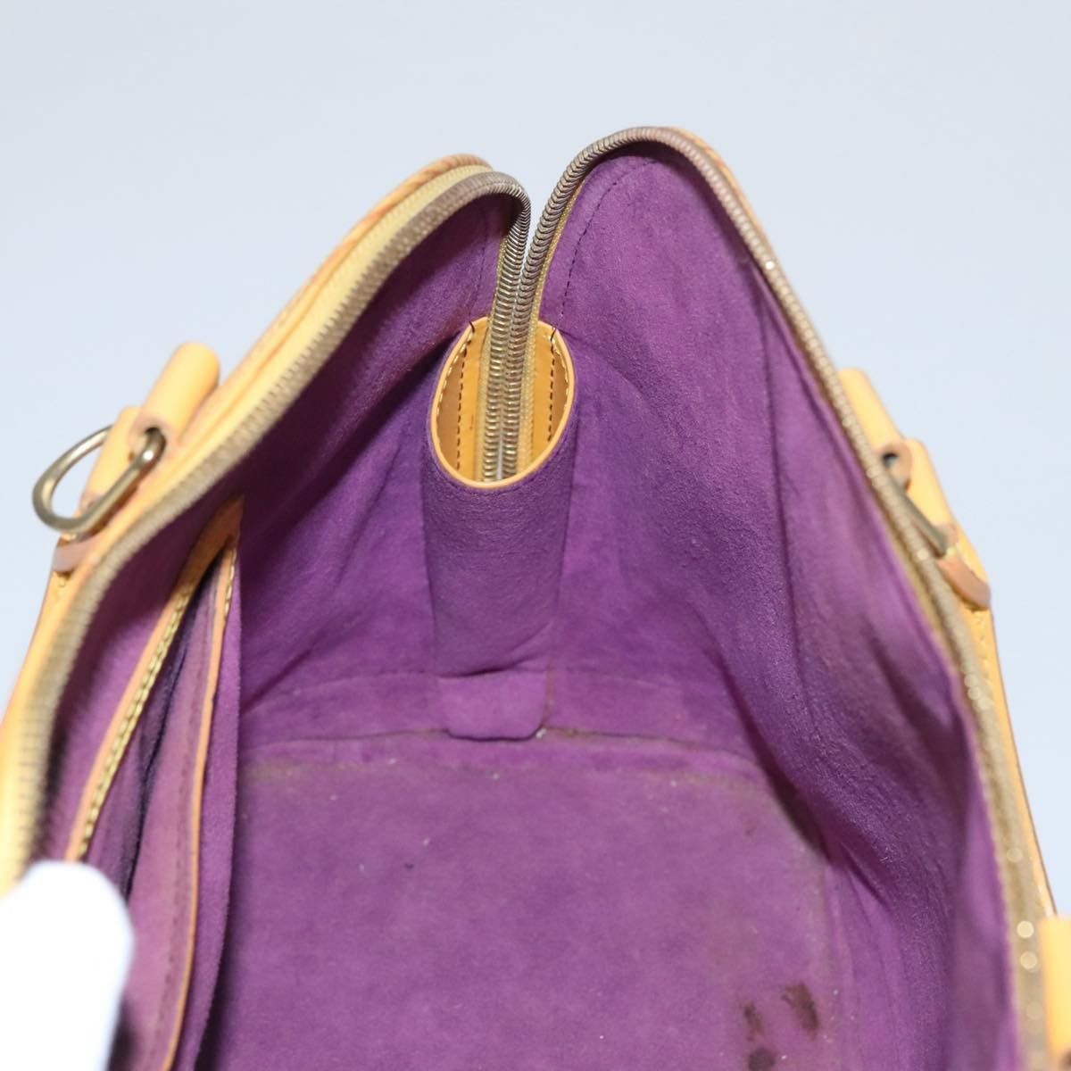 Louis Vuitton Louis Vuitton Alma Handbag Epi Leather Size ONE SIZE - 23 Thumbnail
