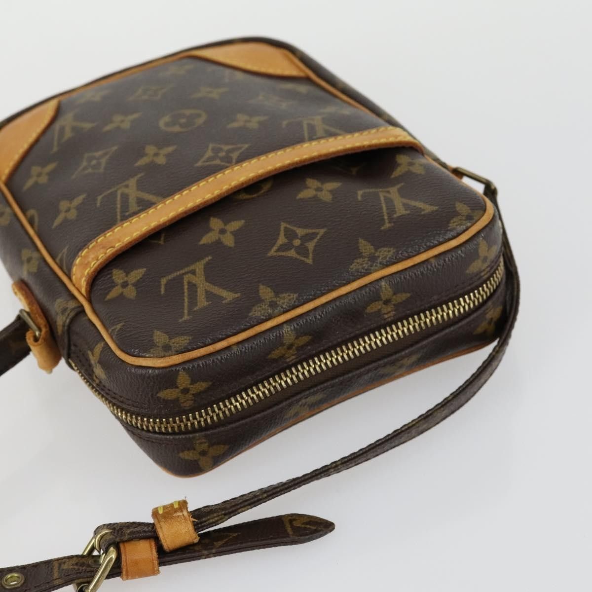 Louis Vuitton Louis Vuitton Danube Handbag Monogram Canvas Size ONE SIZE - 15 Thumbnail