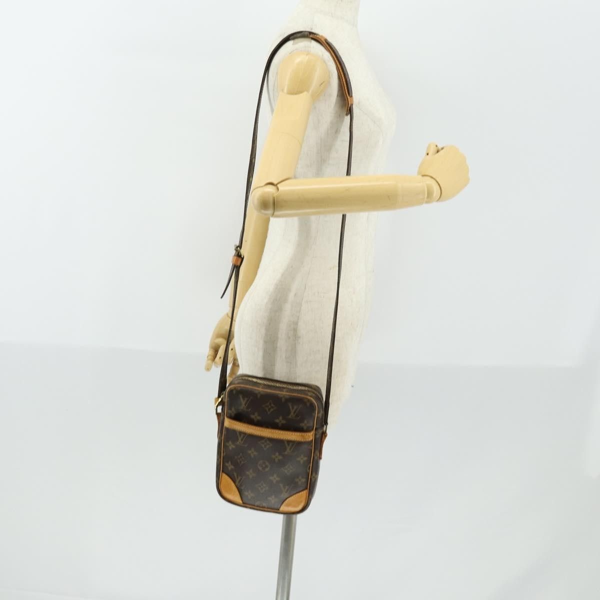 Louis Vuitton Louis Vuitton Danube Handbag Monogram Canvas Size ONE SIZE - 13 Thumbnail