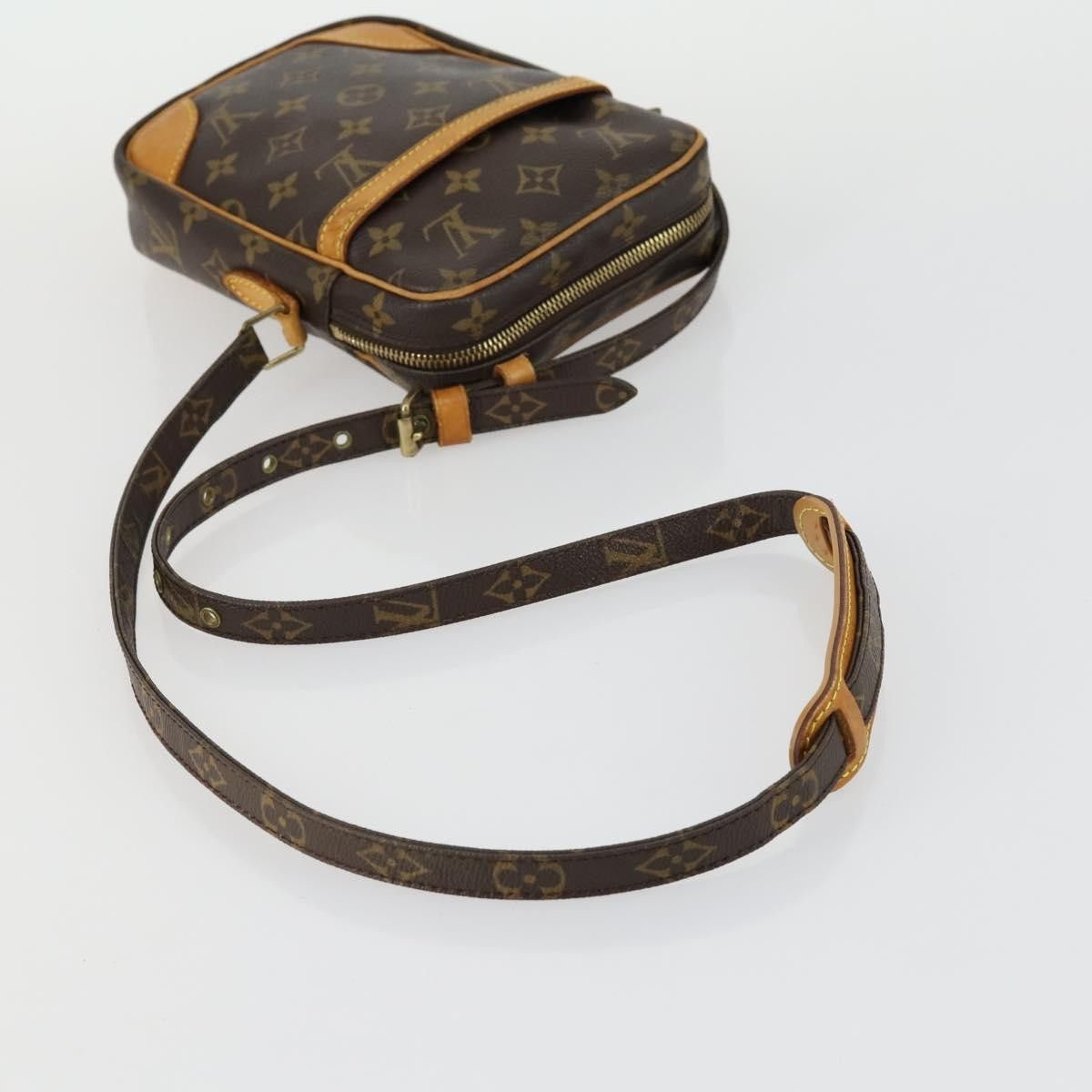 Louis Vuitton Louis Vuitton Danube Handbag Monogram Canvas Size ONE SIZE - 7 Thumbnail