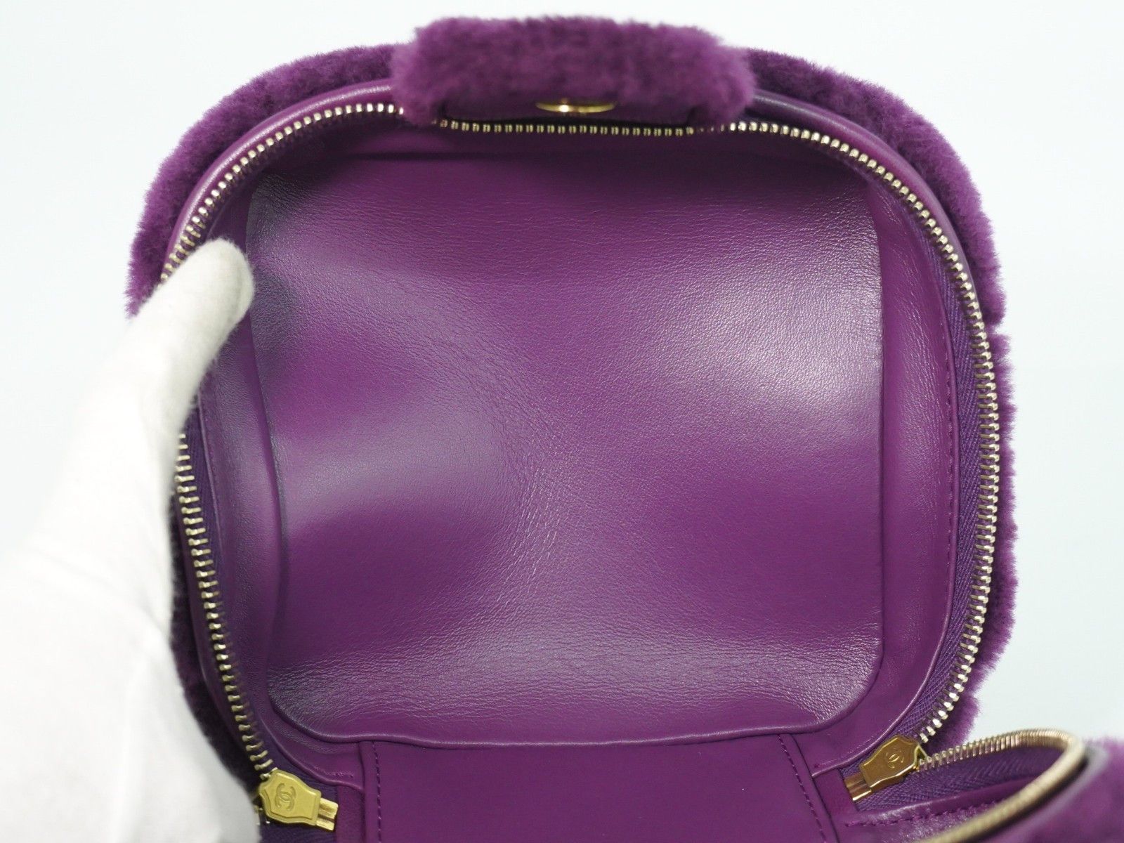 Chanel Chanel Coconing Top Handle Vanity Case with Chain Quilted Shearling Size ONE SIZE - 19 Thumbnail