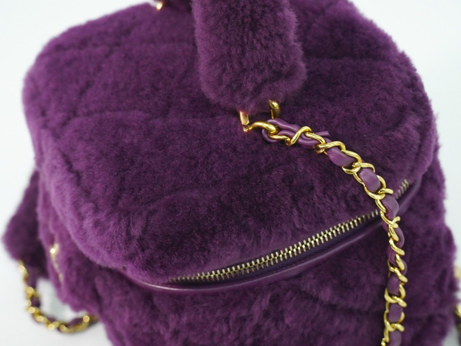 Chanel Chanel Coconing Top Handle Vanity Case with Chain Quilted Shearling Size ONE SIZE - 15 Thumbnail