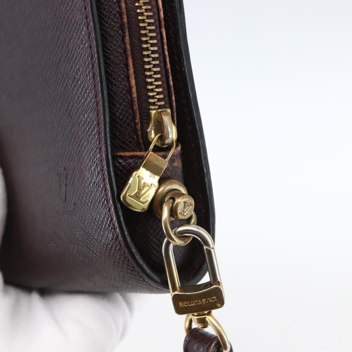 Louis Vuitton Louis Vuitton Pochette Baikal Clutch Taiga Leather Size ONE SIZE - 12 Thumbnail