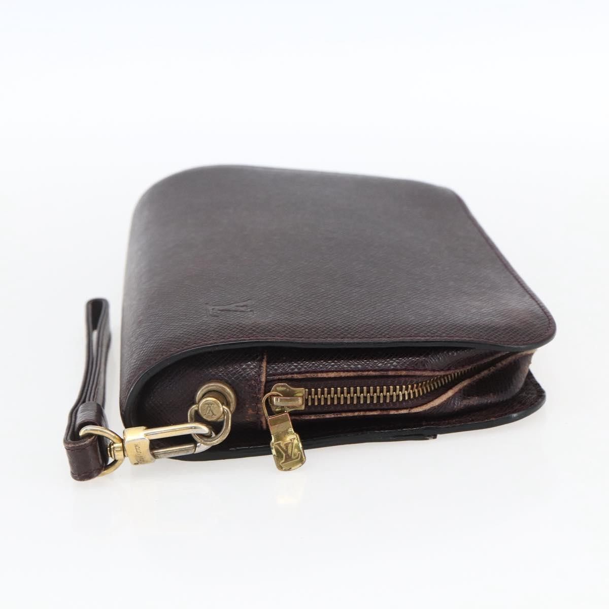 Louis Vuitton Louis Vuitton Pochette Baikal Clutch Taiga Leather Size ONE SIZE - 4 Thumbnail