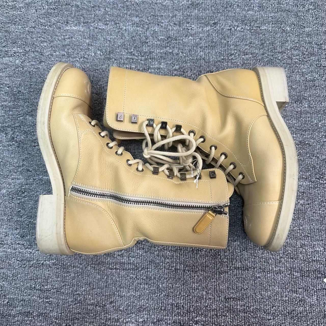Chanel Chanel Beige Leather CC Logo Combat Boots Size 35.5 Size US 5.5 / IT 35.5 - 4 Thumbnail